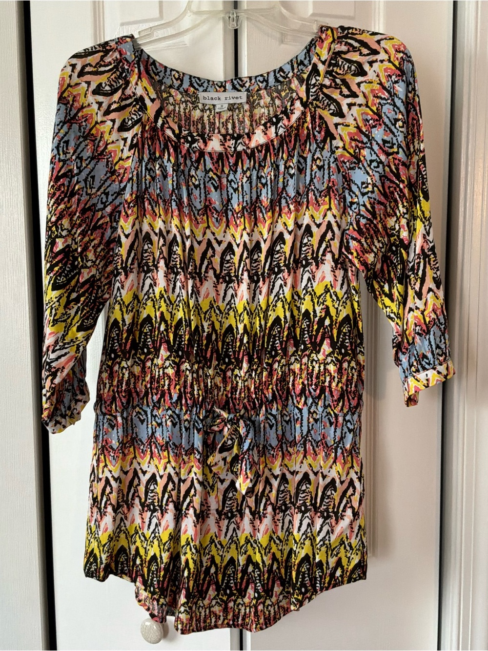 Black Rivet Women’s Drawstring Tie Waist 3/4 Sleeve Multicolor ZigZag Top Medium